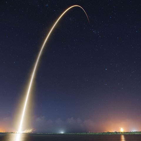 Zdjęcie: SLS vs Starship — który system naprawdę nadaje się na Księżyc?